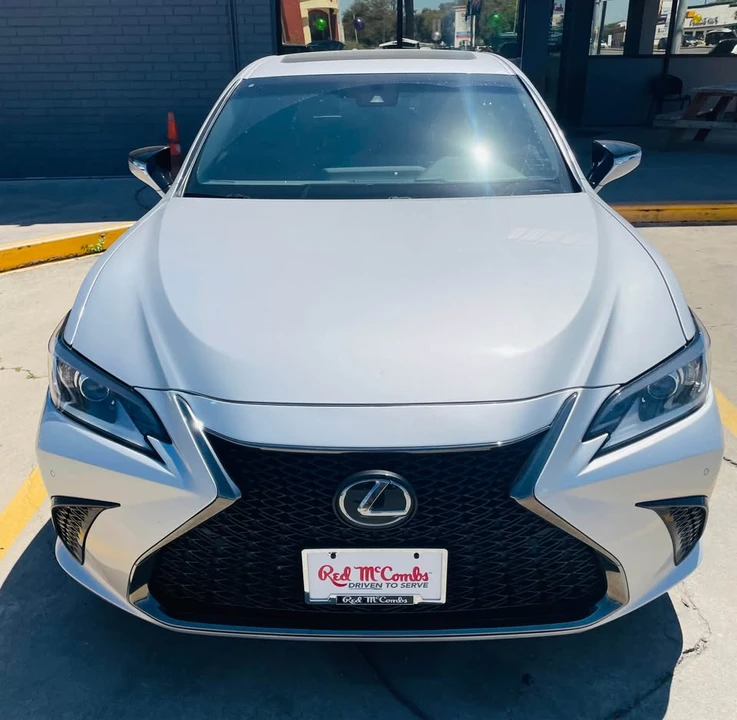 2021 Lexus ES 7th Gen - Image 2 of 5