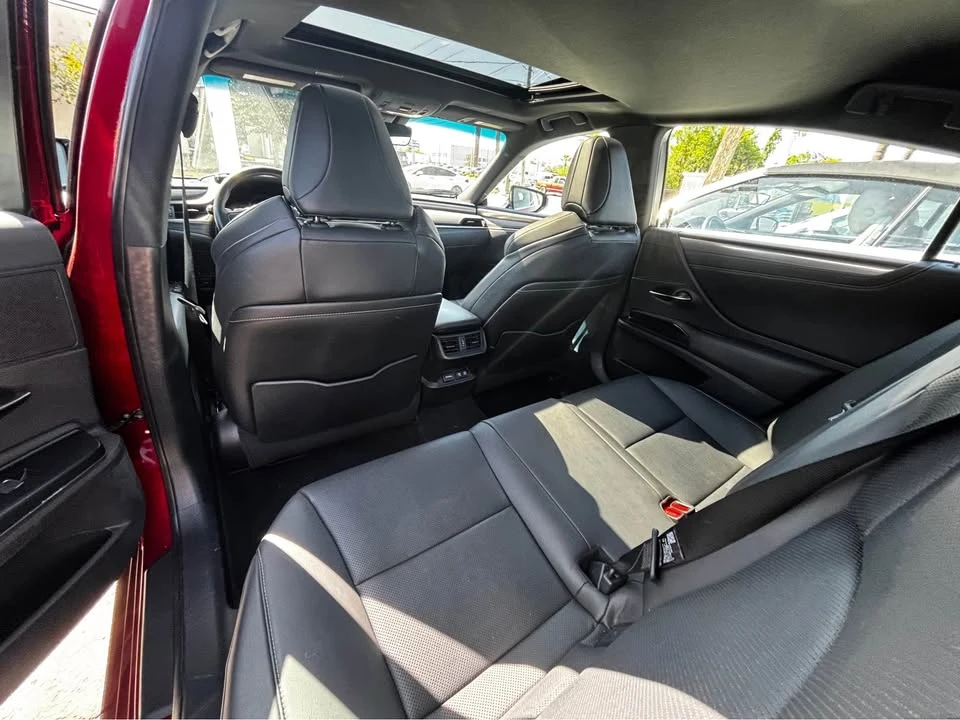2021 Lexus ES 7th Gen - Image 7 of 14