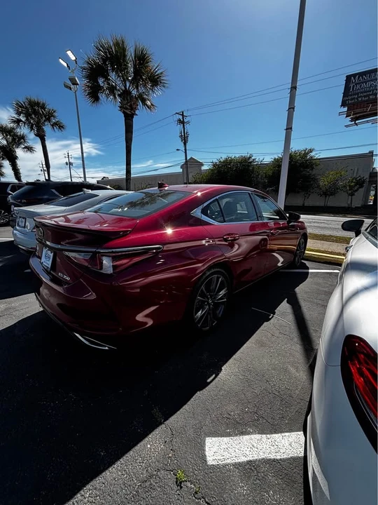 2021 Lexus ES 7th Gen - Image 3 of 14