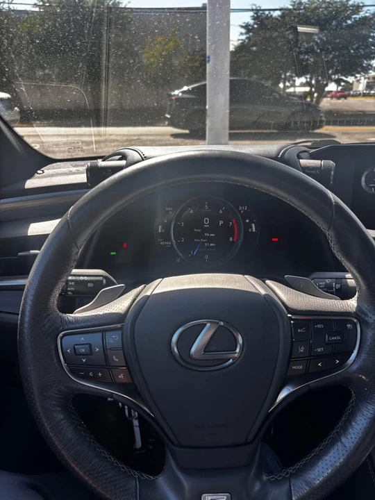 2021 Lexus ES 7th Gen - Image 12 of 14