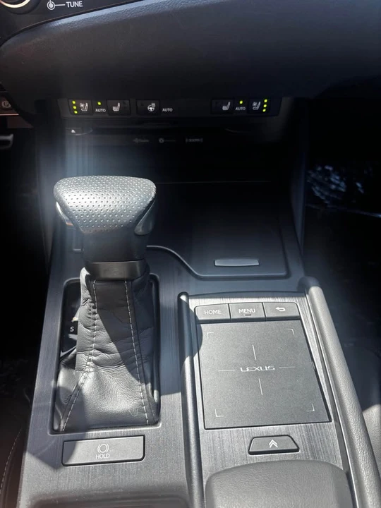 2021 Lexus ES 7th Gen - Image 14 of 14