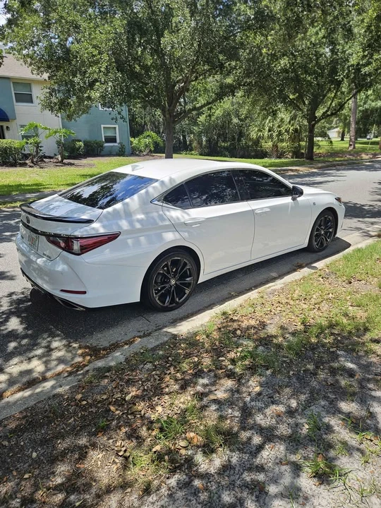 2021 Lexus ES 7th Gen - Image 4 of 13