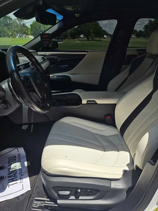 2021 Lexus ES 7th Gen - Image 10 of 13