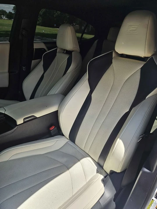 2021 Lexus ES 7th Gen - Image 9 of 13
