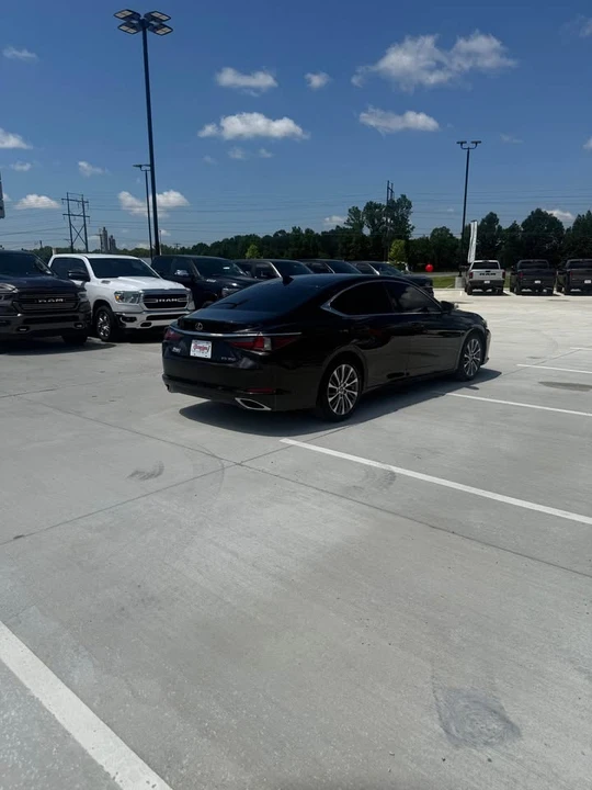 2021 Lexus ES 7th Gen - Image 7 of 16