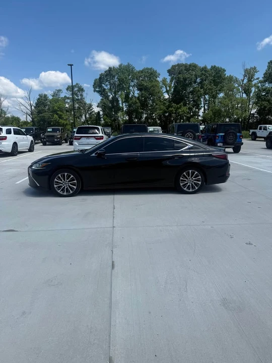 2021 Lexus ES 7th Gen - Image 4 of 16