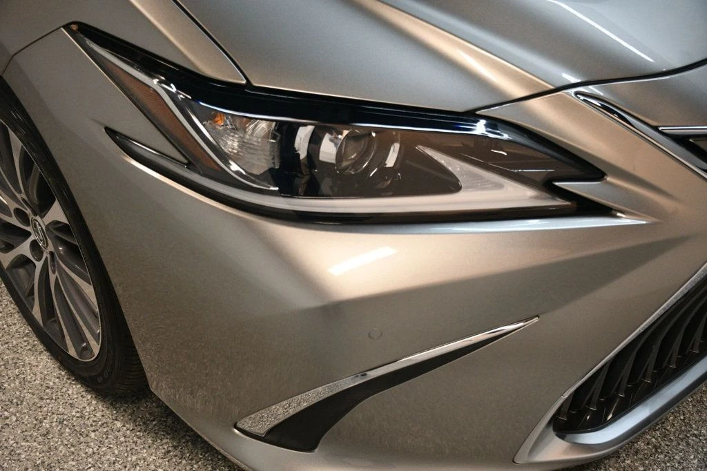 2021 Lexus ES 7th Gen - Image 12 of 12