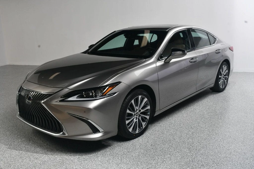 2021 Lexus ES 7th Gen - Image 2 of 12