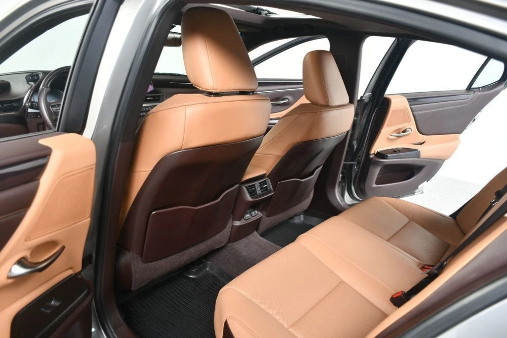 2021 Lexus ES 7th Gen - Image 6 of 12