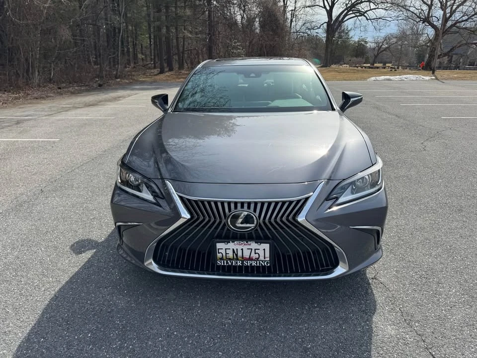 2021 Lexus ES 7th Gen - Image 2 of 10