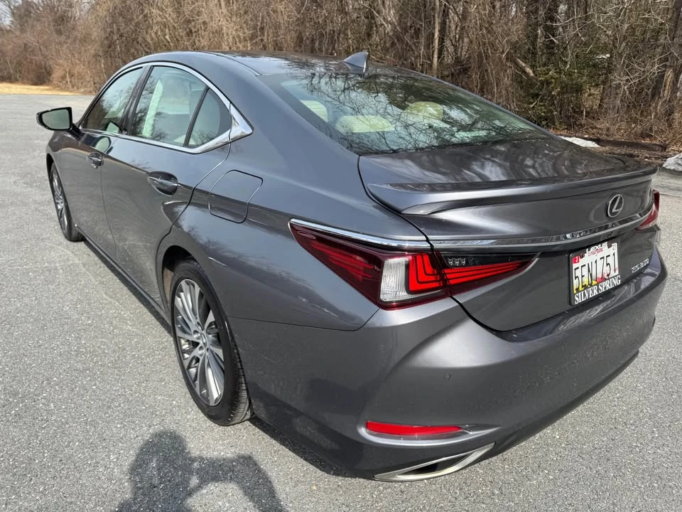 2021 Lexus ES 7th Gen - Image 6 of 10