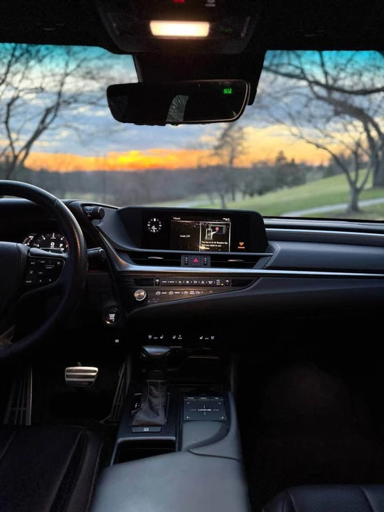 2021 Lexus ES 7th Gen - Image 7 of 9