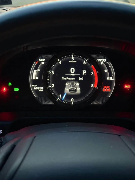2021 Lexus ES 7th Gen - Image 4 of 9