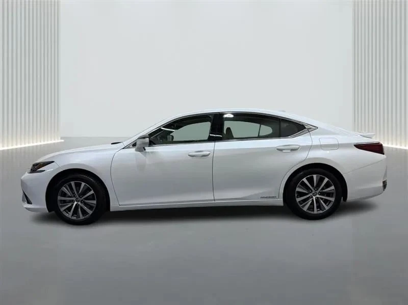 2021 Lexus ES 7th Gen - Image 2 of 12