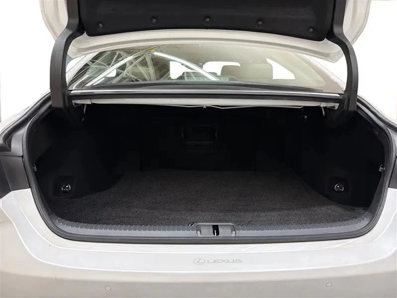 2021 Lexus ES 7th Gen - Image 12 of 12