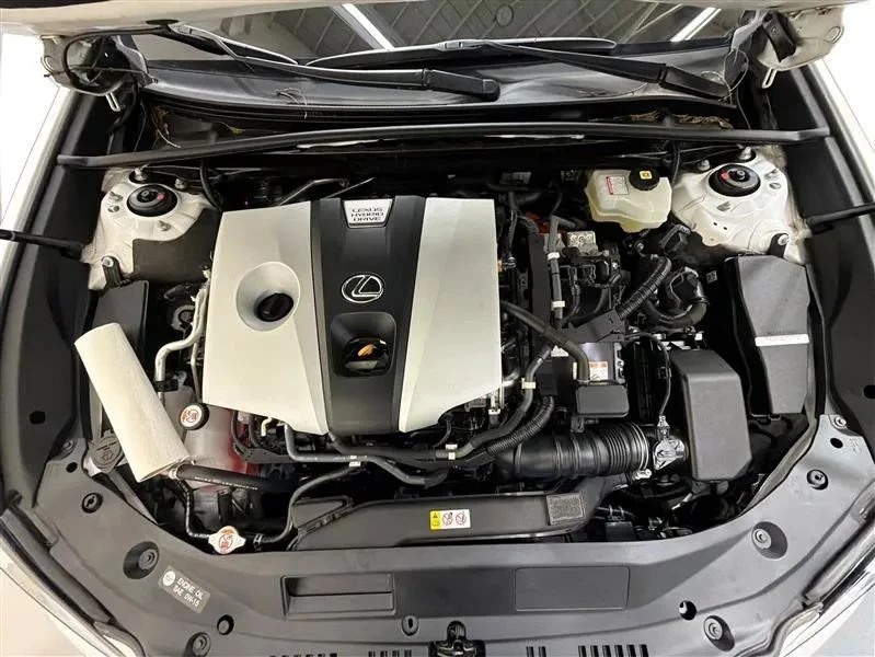 2021 Lexus ES 7th Gen - Image 11 of 12