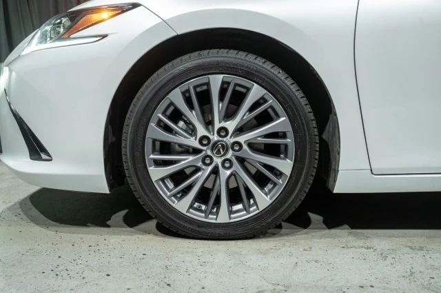 2021 Lexus ES 7th Gen - Image 7 of 12