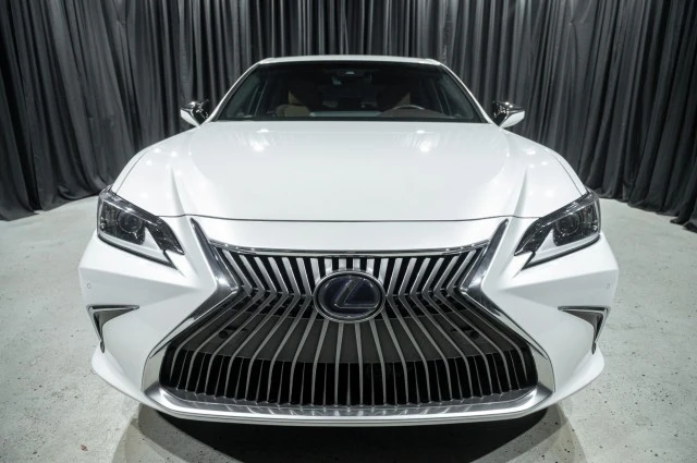 2021 Lexus ES 7th Gen - Image 2 of 12
