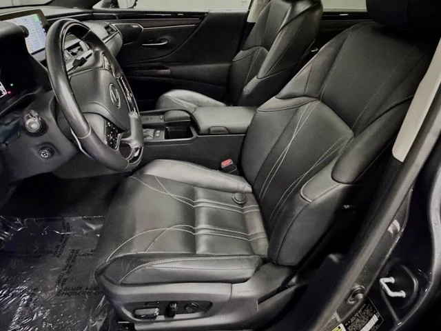 2021 Lexus ES 7th Gen - Image 24 of 31