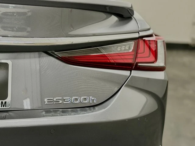 2021 Lexus ES 7th Gen - Image 14 of 31