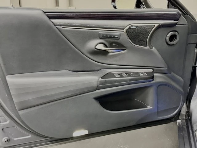 2021 Lexus ES 7th Gen - Image 20 of 31