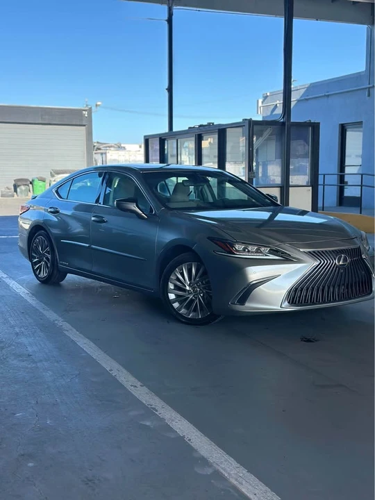 2021 Lexus ES 7th Gen - Image 3 of 8