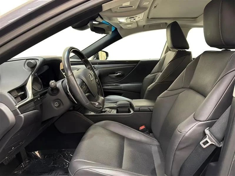 2021 Lexus ES 7th Gen - Image 9 of 12