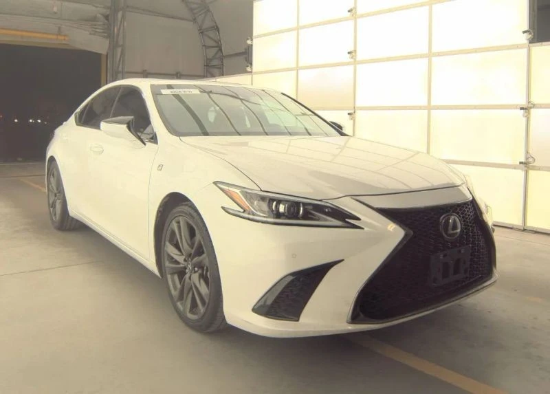 2021 Lexus ES 7th Gen - Image 2 of 11
