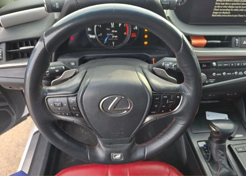 2021 Lexus ES 7th Gen - Image 6 of 11