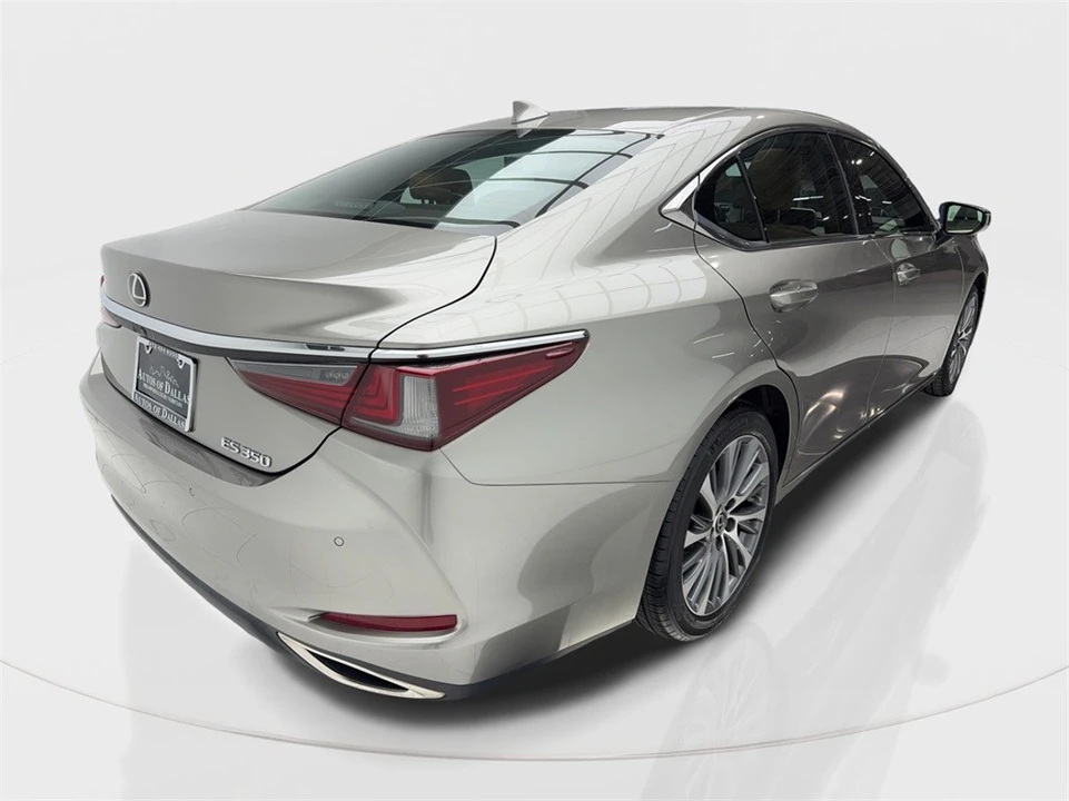 2021 Lexus ES 7th Gen - Image 9 of 12