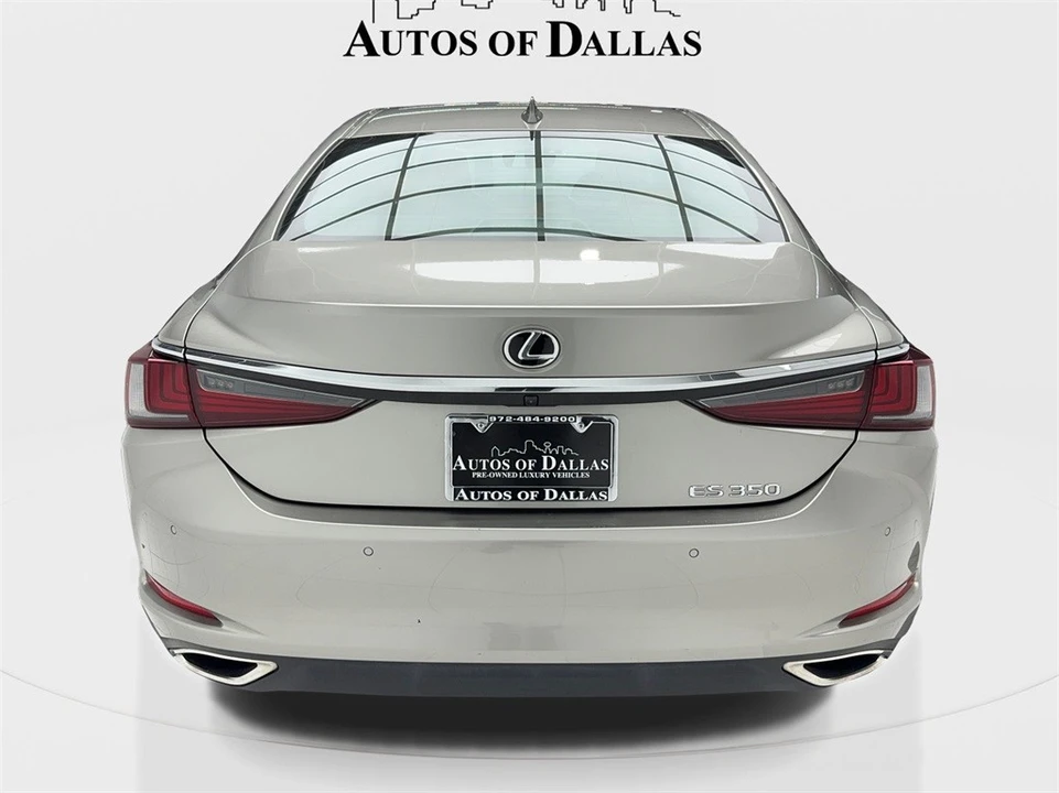 2021 Lexus ES 7th Gen - Image 11 of 12