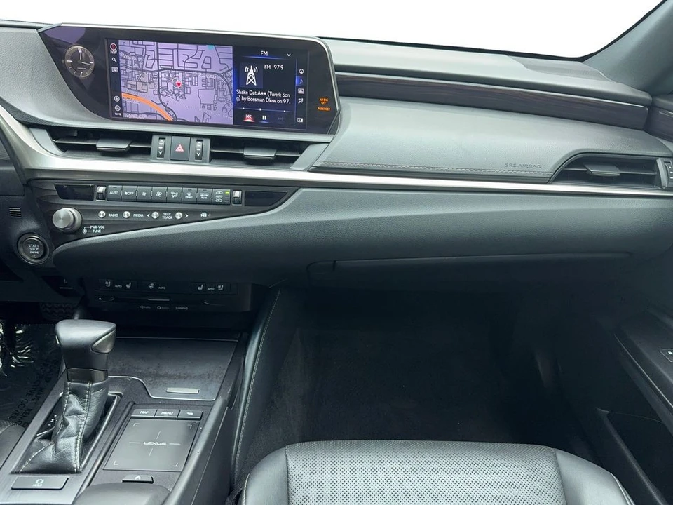 2021 Lexus ES 7th Gen - Image 19 of 21