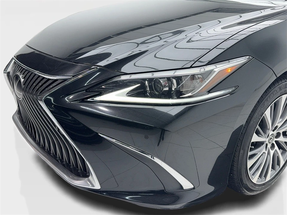 2021 Lexus ES 7th Gen - Image 5 of 12
