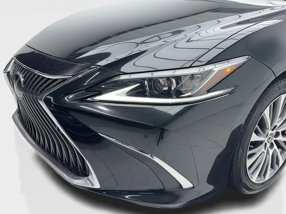 2021 Lexus ES 7th Gen - Image 5 of 21