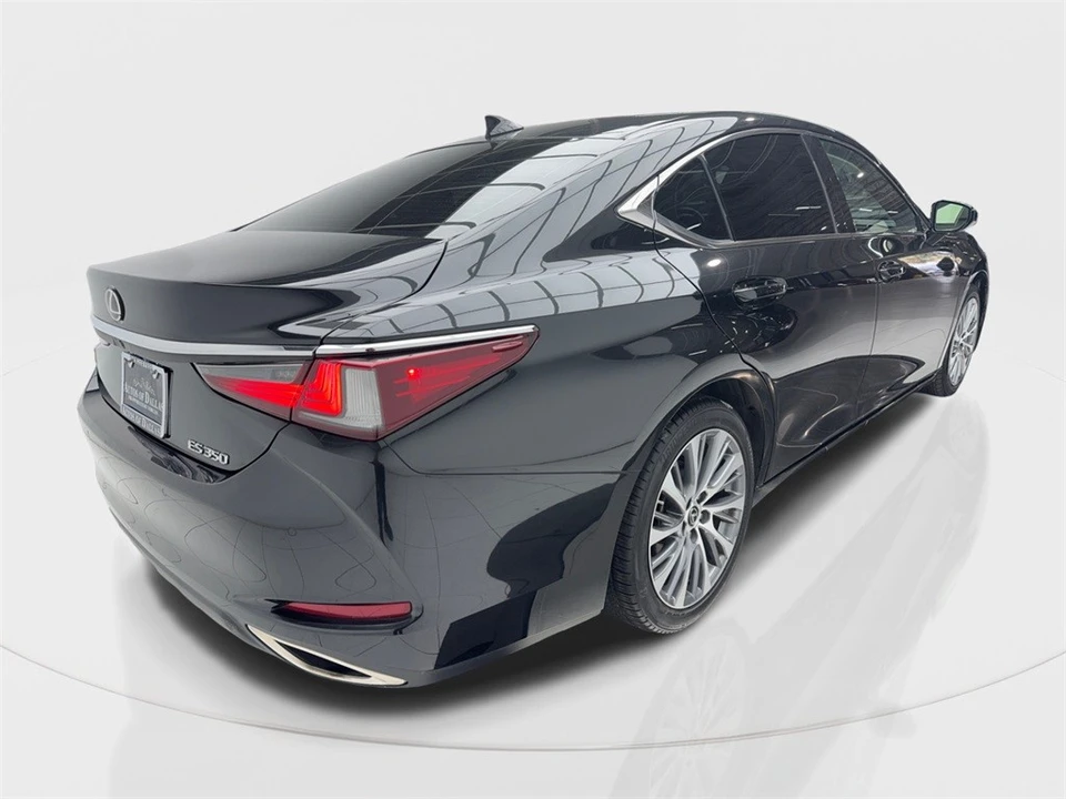 2021 Lexus ES 7th Gen - Image 9 of 12