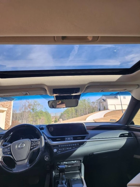 2021 Lexus ES 7th Gen - Image 24 of 25
