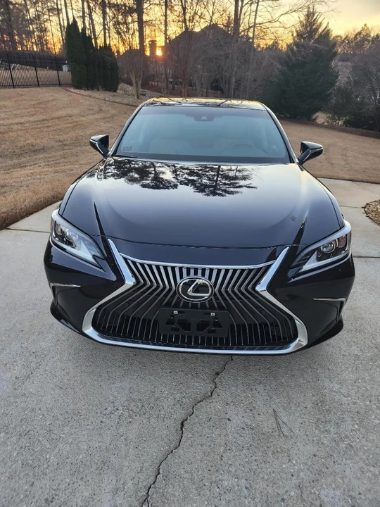 2021 Lexus ES 7th Gen - Image 2 of 25