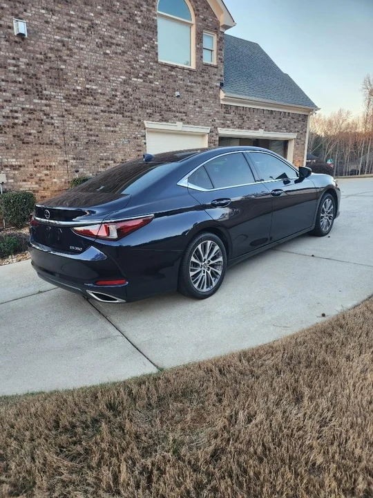 2021 Lexus ES 7th Gen - Image 5 of 25