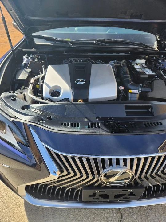 2021 Lexus ES 7th Gen - Image 22 of 25