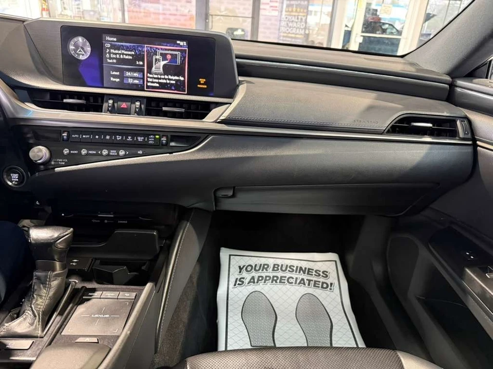 2021 Lexus ES 7th Gen - Image 19 of 31
