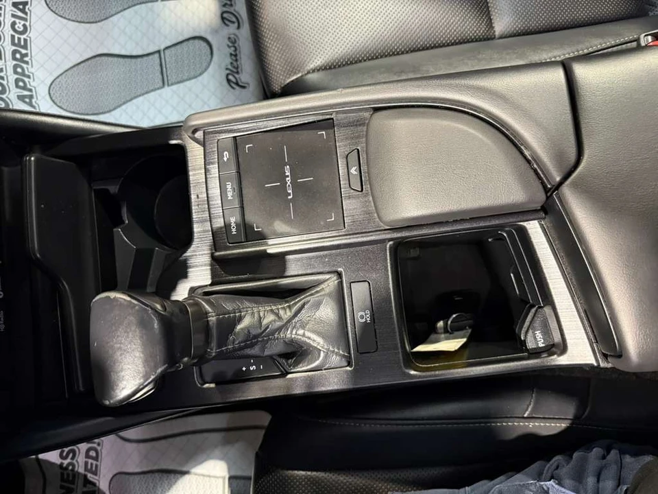 2021 Lexus ES 7th Gen - Image 20 of 31