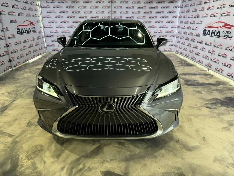 2021 Lexus ES 7th Gen - Image 4 of 31