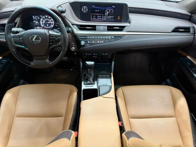 2021 Lexus ES 7th Gen - Image 2 of 12