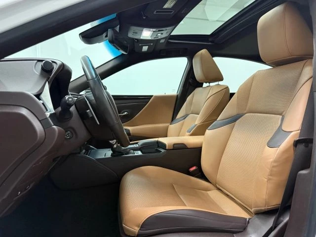 2021 Lexus ES 7th Gen - Image 12 of 12