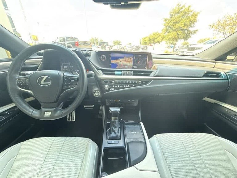 2021 Lexus ES 7th Gen - Image 4 of 4