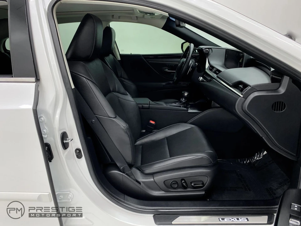 2021 Lexus ES 7th Gen - Image 14 of 21