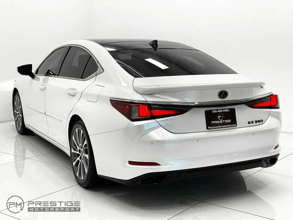 2021 Lexus ES 7th Gen - Image 12 of 21