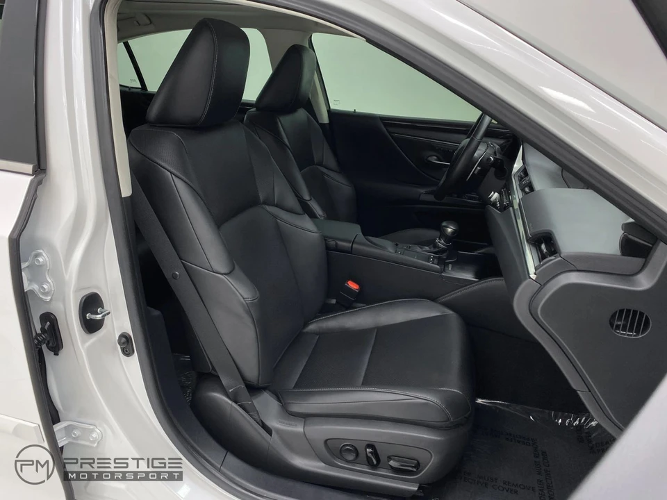2021 Lexus ES 7th Gen - Image 16 of 21