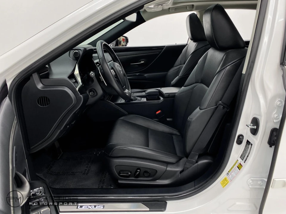 2021 Lexus ES 7th Gen - Image 17 of 21