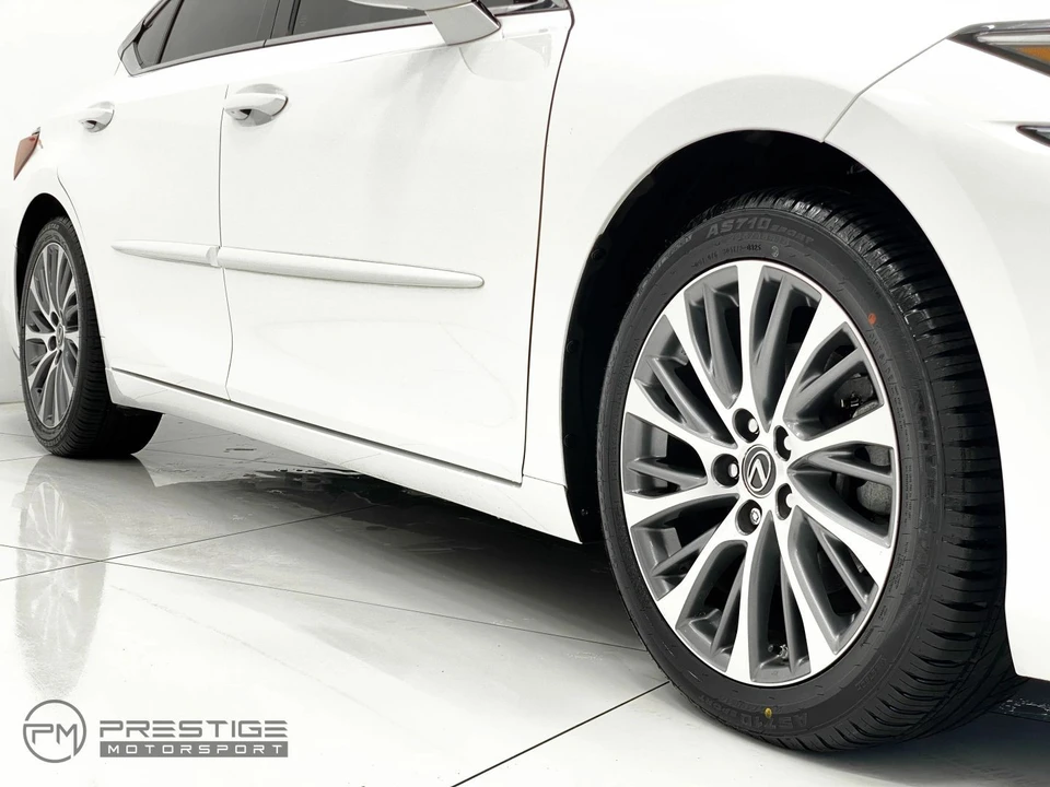 2021 Lexus ES 7th Gen - Image 13 of 21